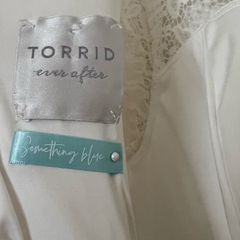 Torrid Torrid - Picture 3 of 16